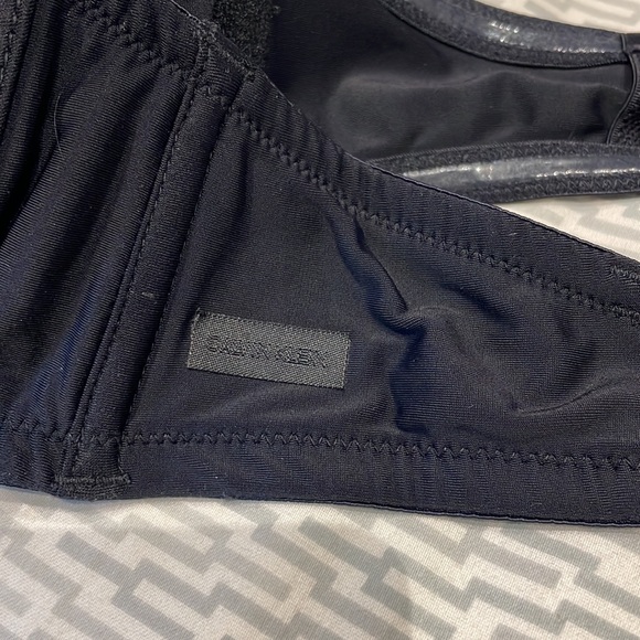 Calvin Klein black bra strapless push up silicone hold 34b - Picture 8 of 8